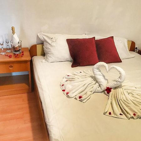 Apartments Mimoza บริสท์ ภายนอก รูปภาพ
